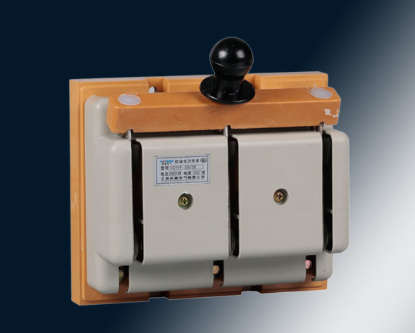 HD系列單投刀開(kāi)關(guān)、HS系列雙投刀開(kāi)關(guān)適用于交流50Hz、額定電壓400V、直流220V，額定電流至1500A的成套配電裝置中，用作手動(dòng)不頻繁接通與分?jǐn)嘟恢绷麟姟?>
											HD、HS開(kāi)啟式刀開(kāi)關(guān)</a>
										</div>
										 
										<div   id=